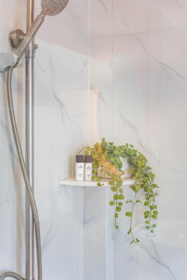C O R O N A Hanoi House Bagian luar foto